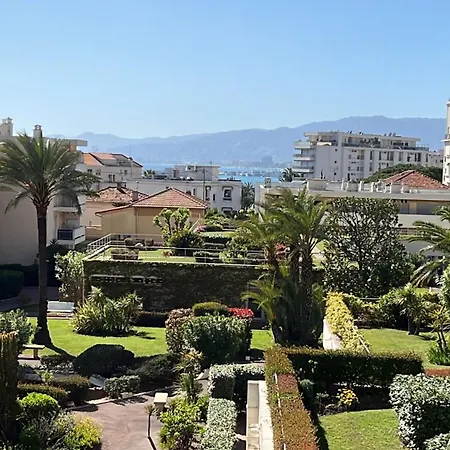 Appartement Croisette And Beaches. View On Gardens And Sea. Cannes