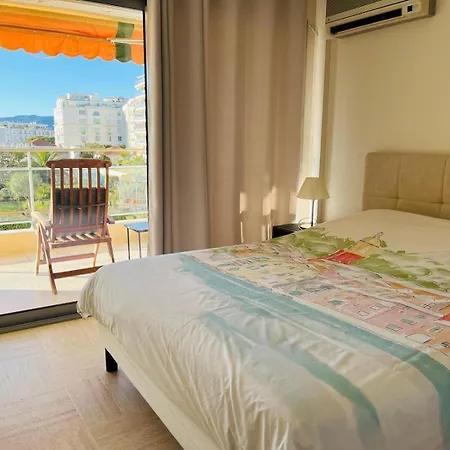 Croisette And Beaches. View On Gardens And Sea. Lejlighed Cannes